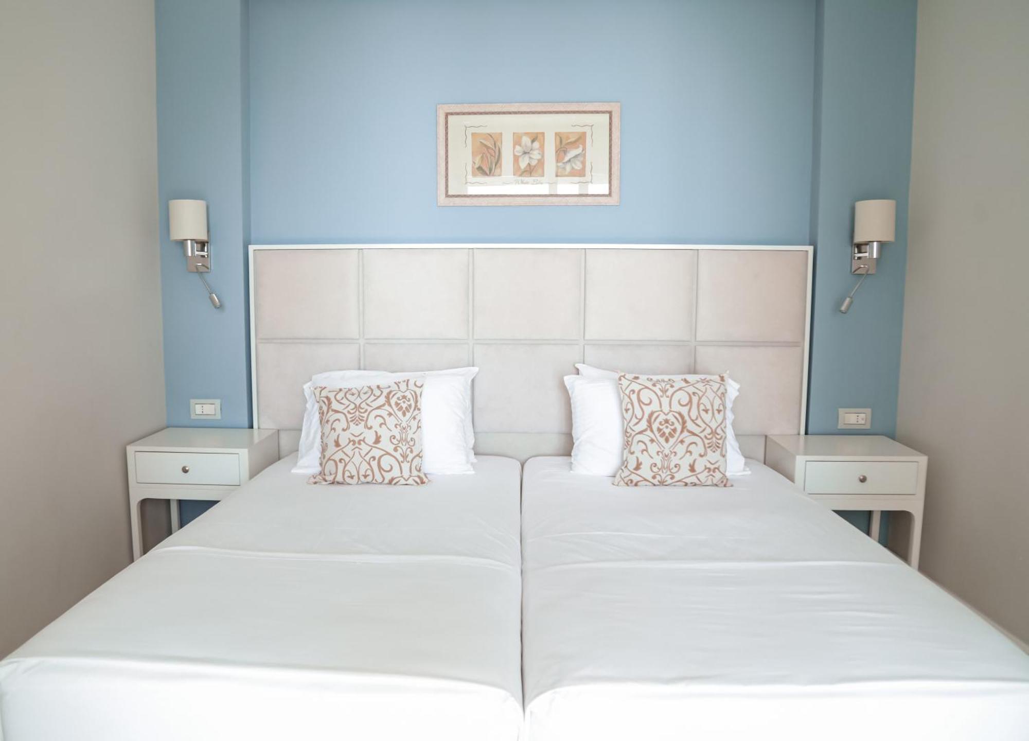 Limani Deluxe Apartments Sarandë エクステリア 写真