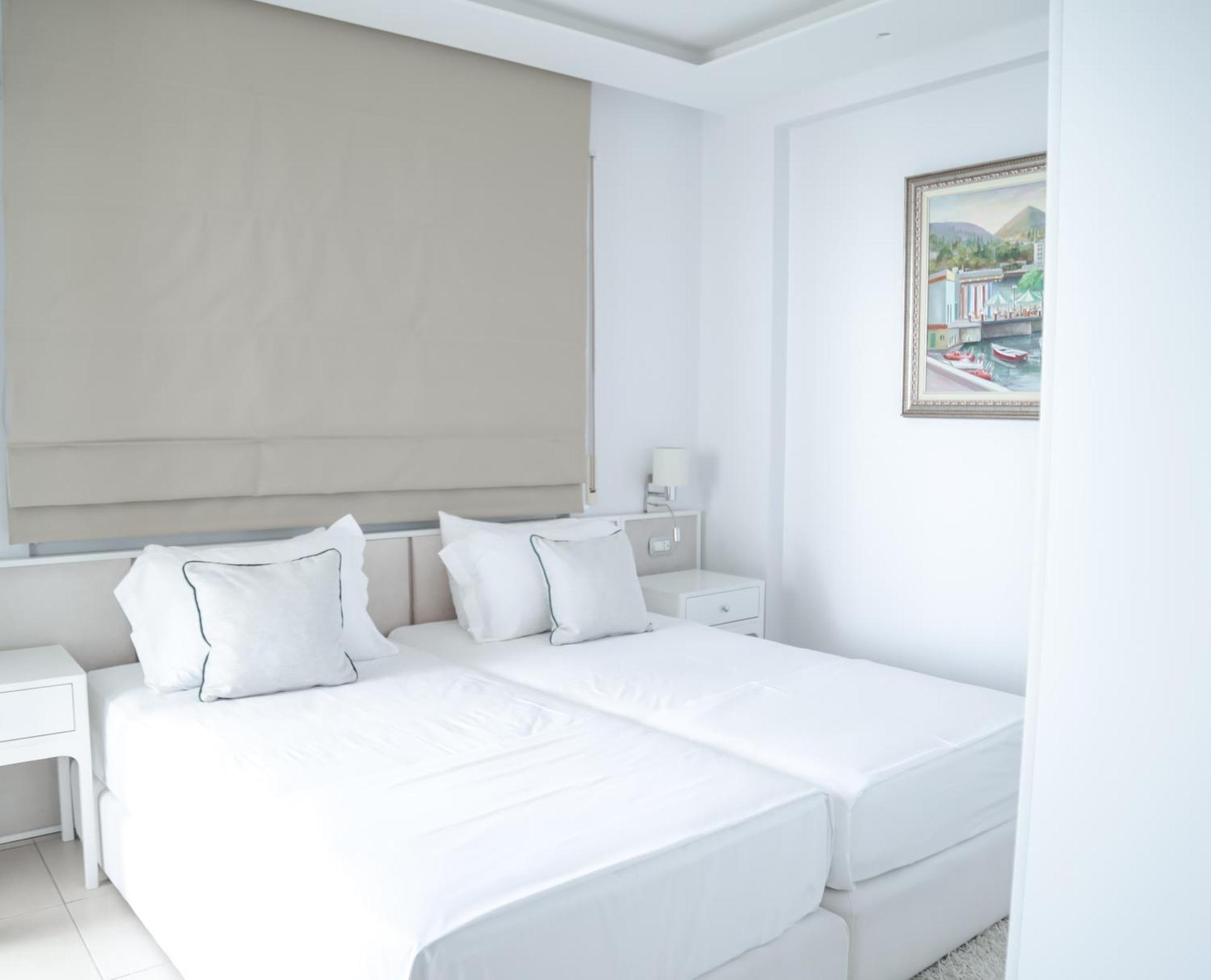 Limani Deluxe Apartments Sarandë エクステリア 写真