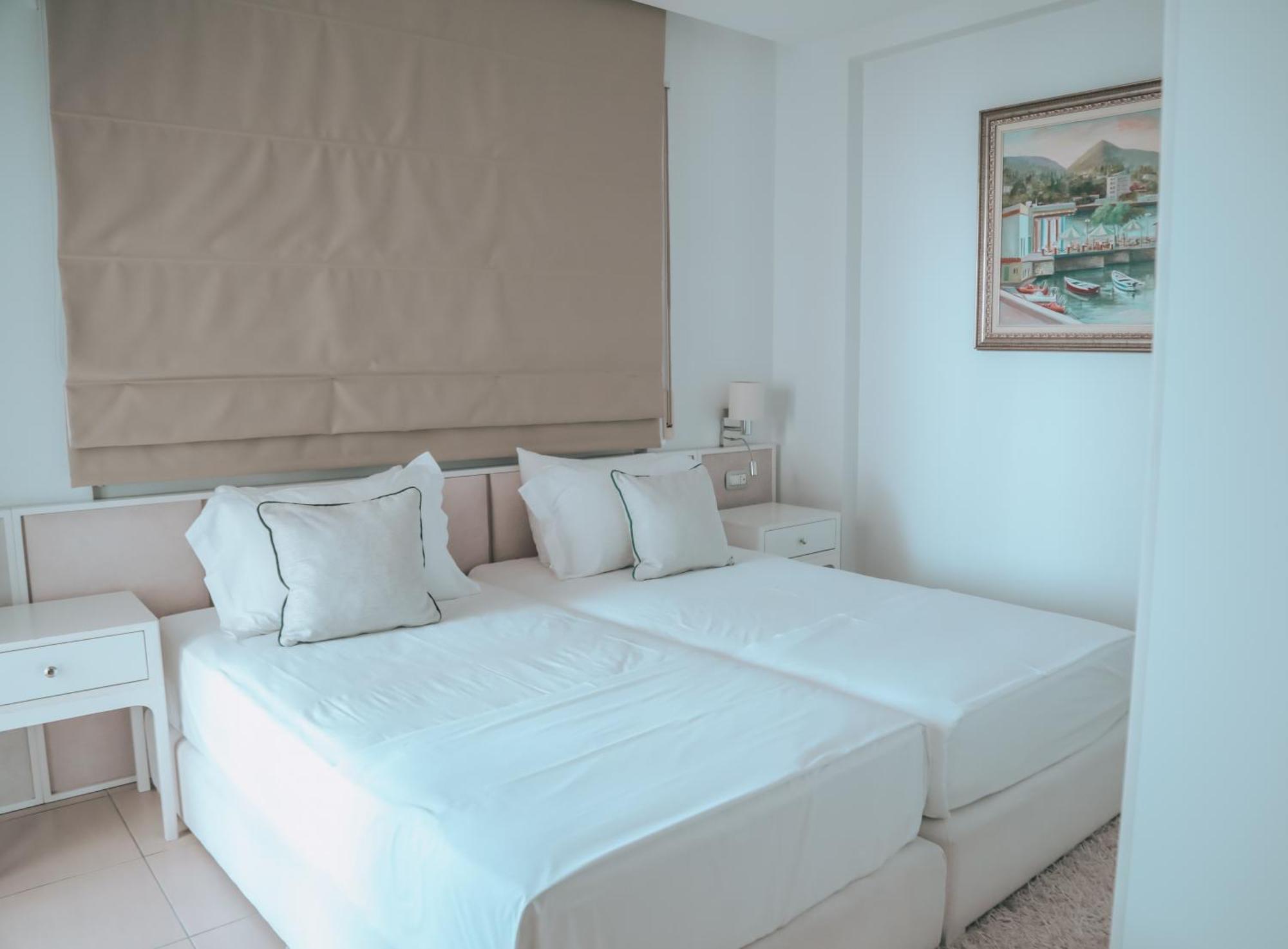 Limani Deluxe Apartments Sarandë エクステリア 写真