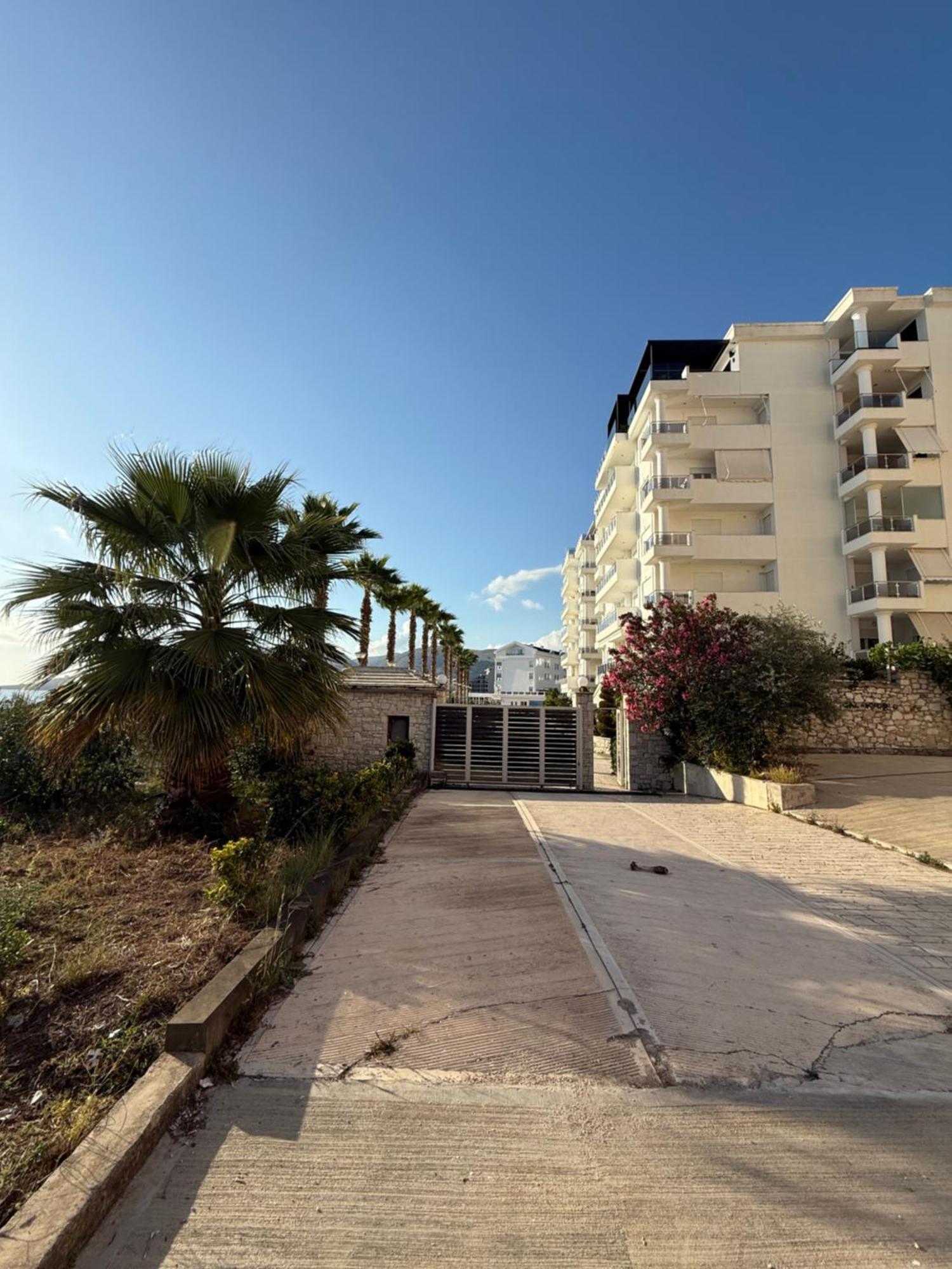 Limani Deluxe Apartments Sarandë エクステリア 写真