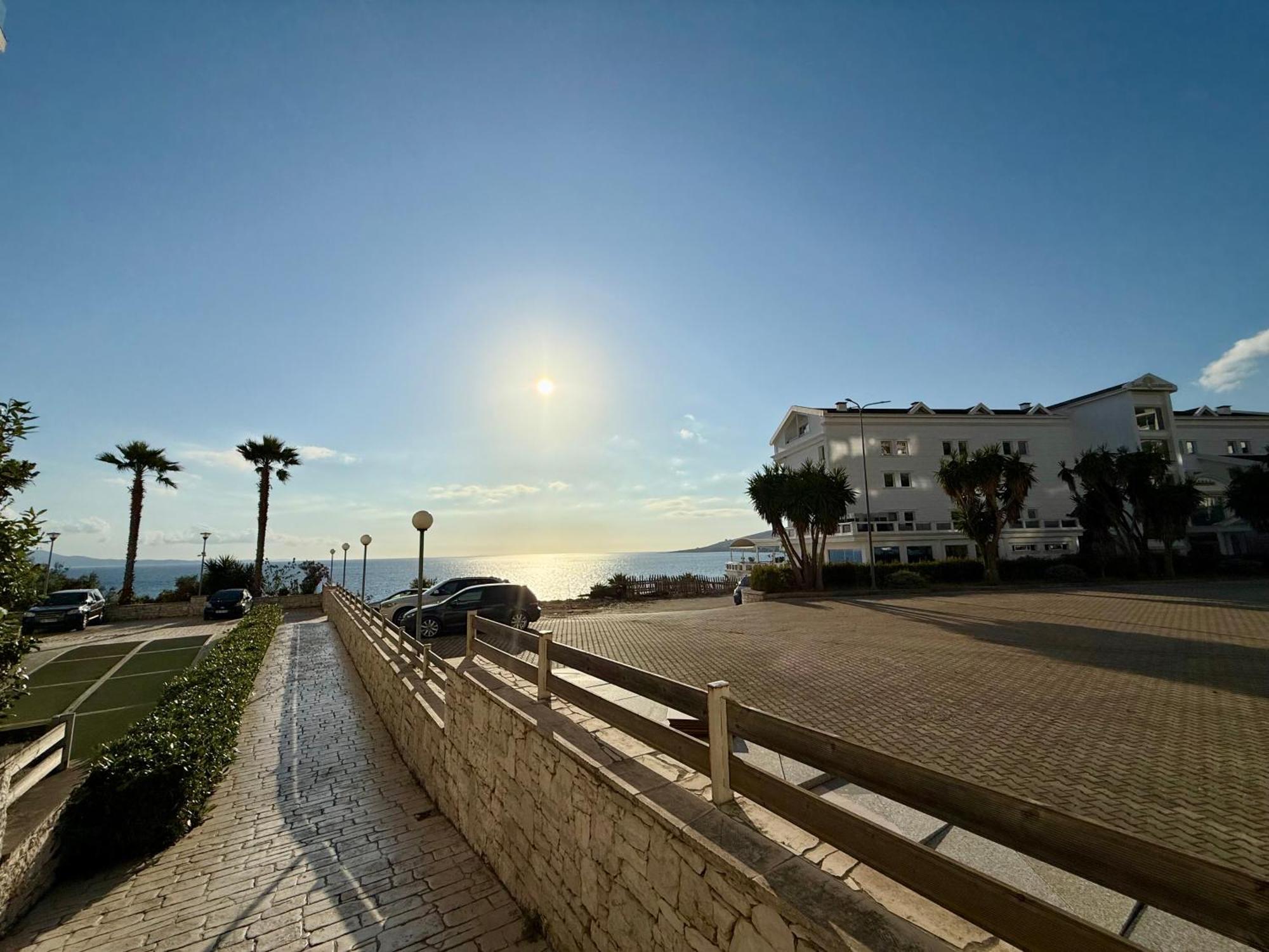 Limani Deluxe Apartments Sarandë エクステリア 写真