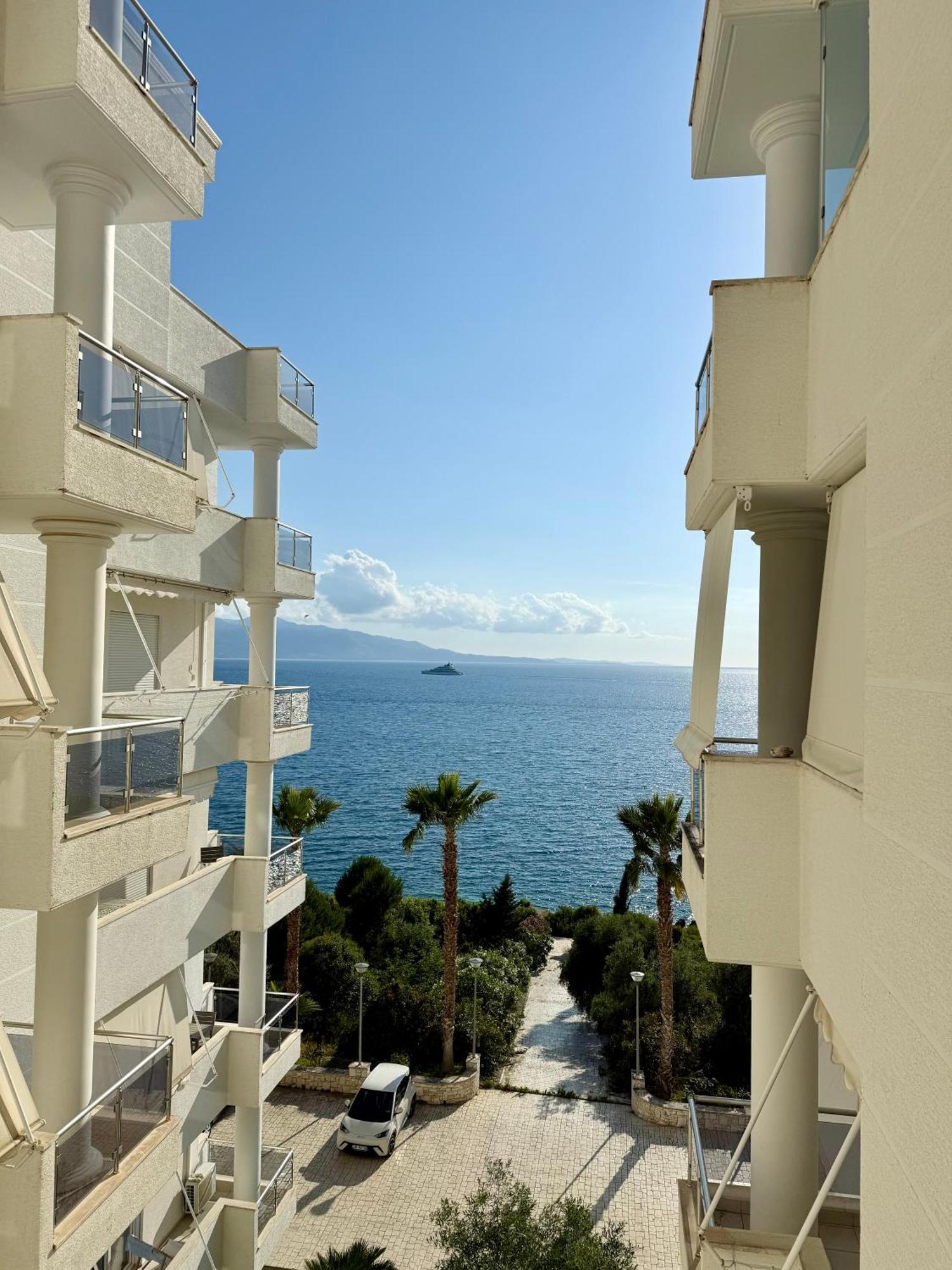 Limani Deluxe Apartments Sarandë エクステリア 写真