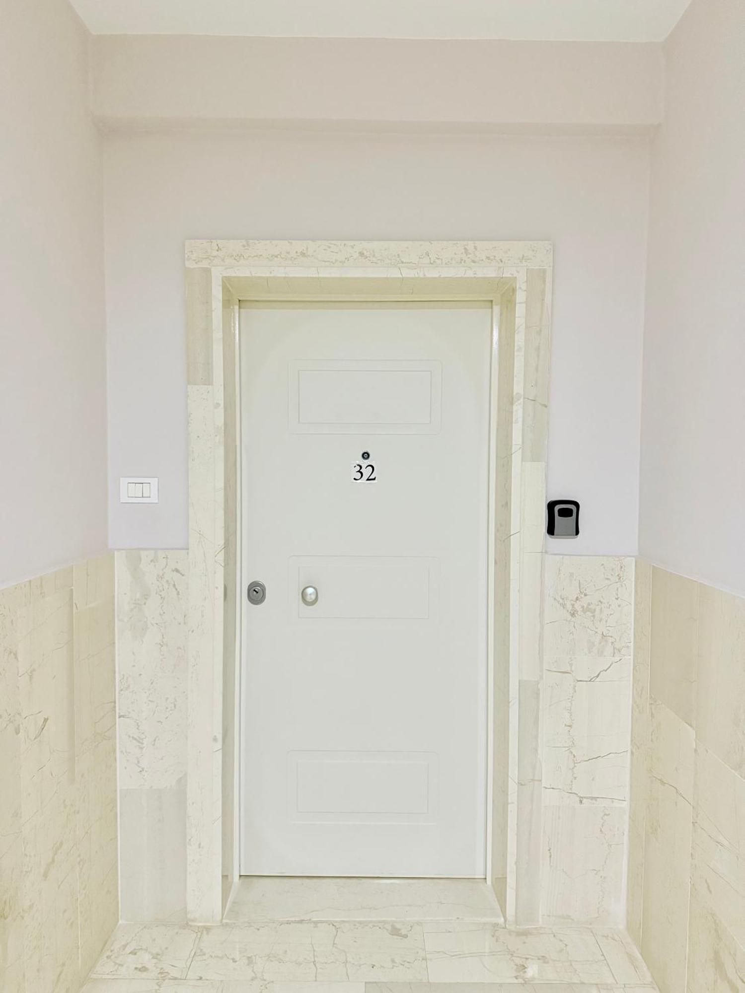 Limani Deluxe Apartments Sarandë エクステリア 写真