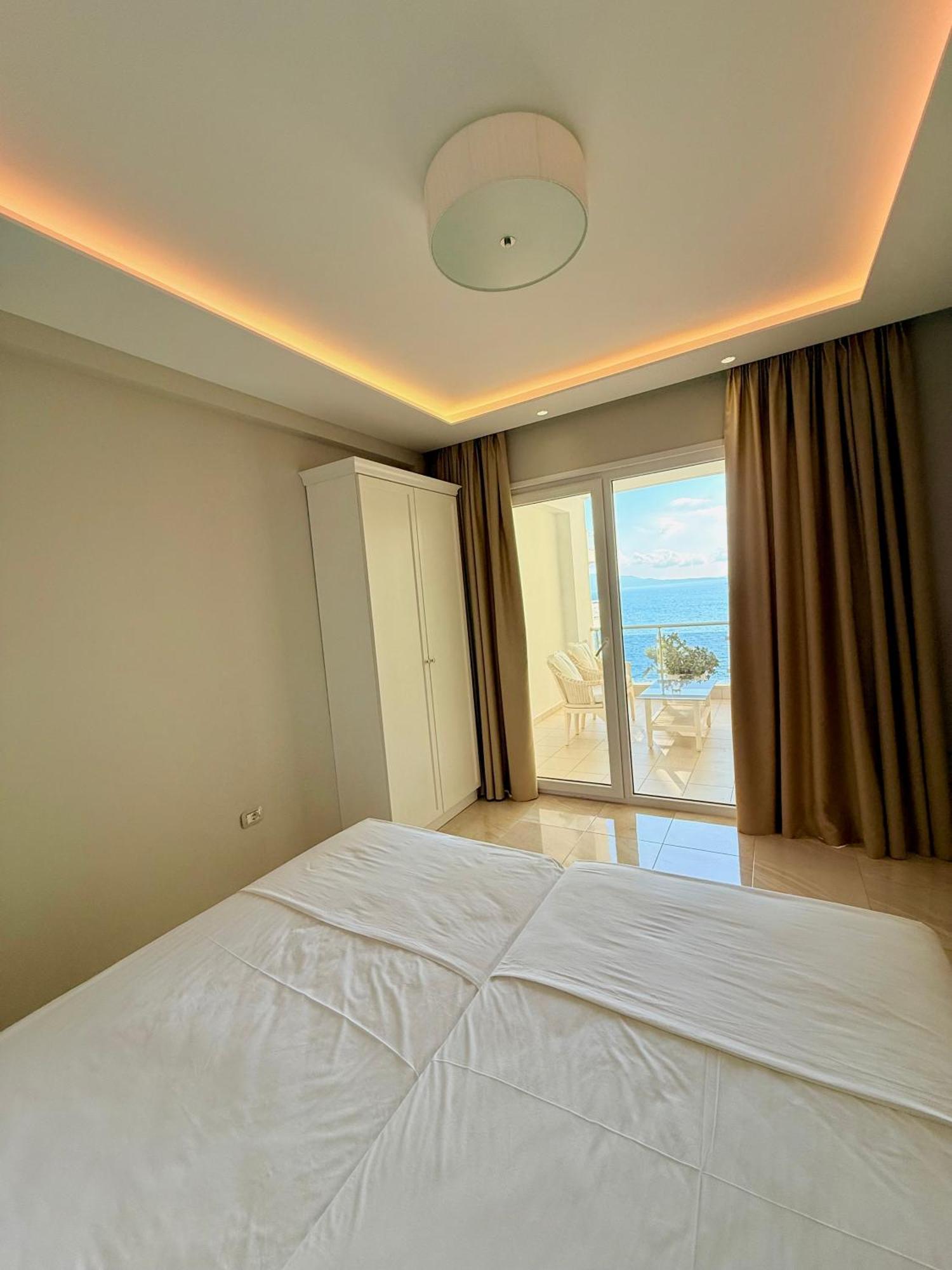 Limani Deluxe Apartments Sarandë エクステリア 写真