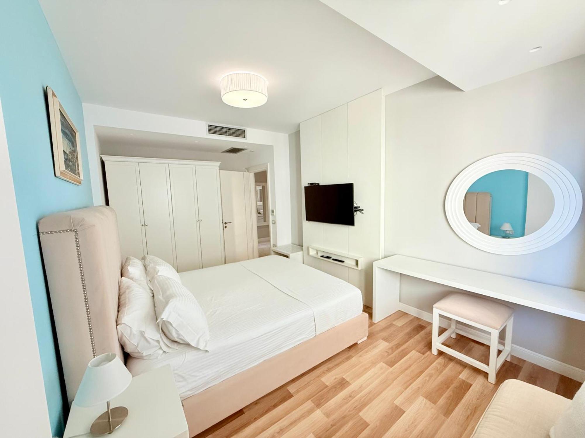 Limani Deluxe Apartments Sarandë エクステリア 写真