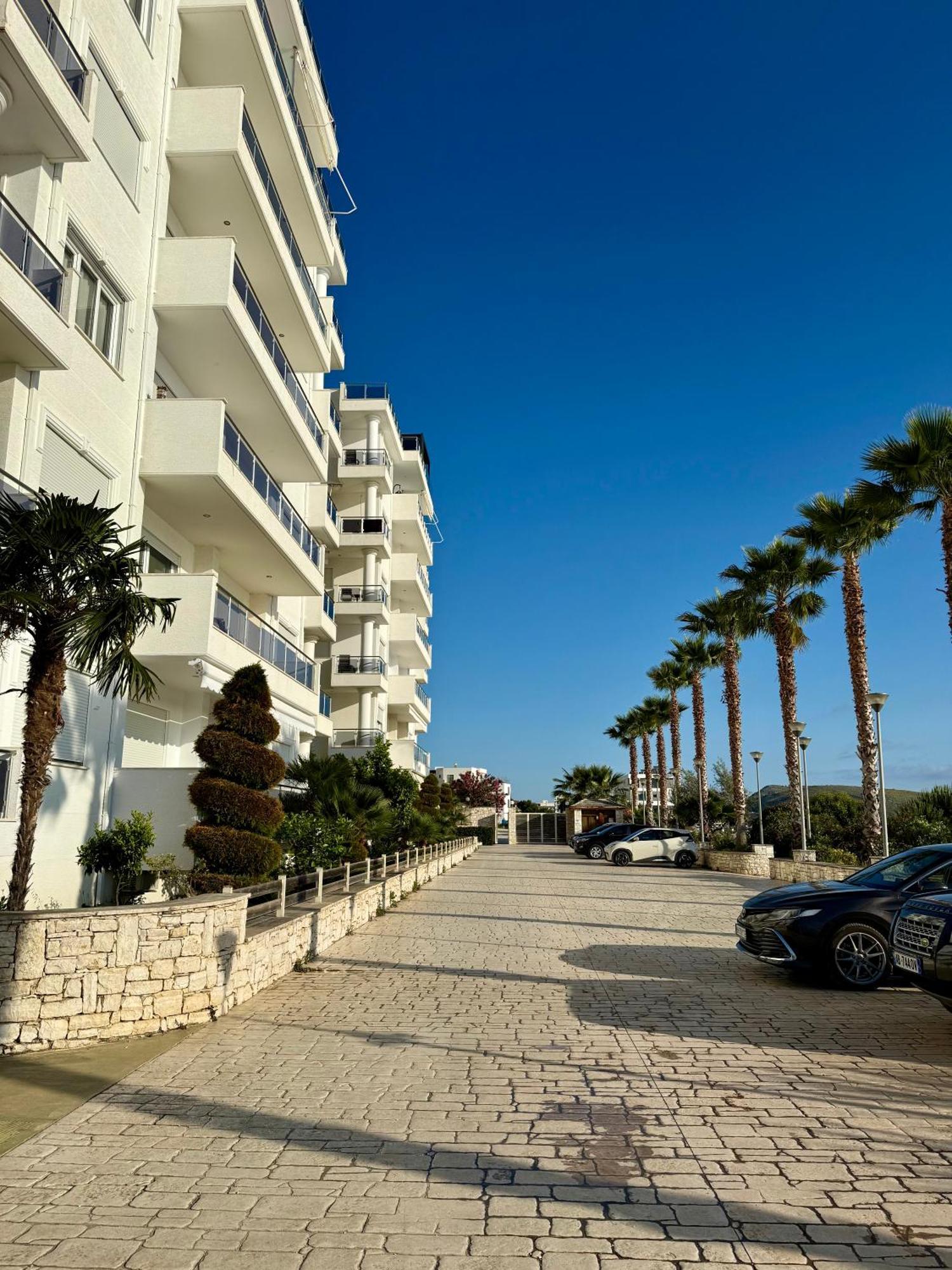 Limani Deluxe Apartments Sarandë エクステリア 写真