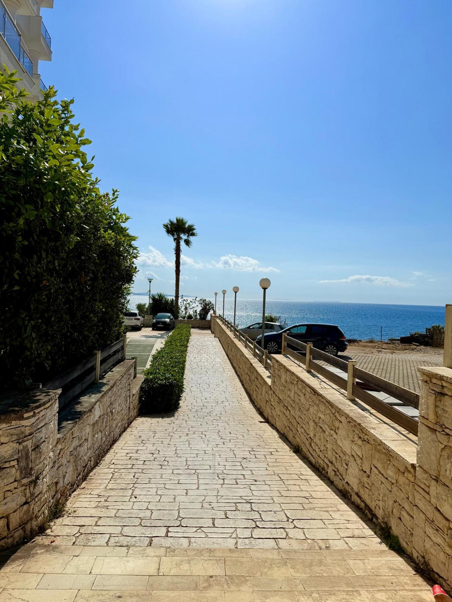 Limani Deluxe Apartments Sarandë エクステリア 写真