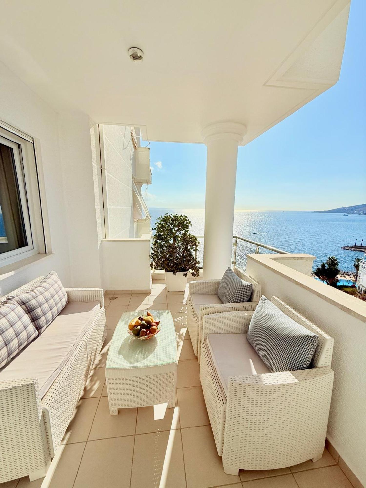 Limani Deluxe Apartments Sarandë エクステリア 写真